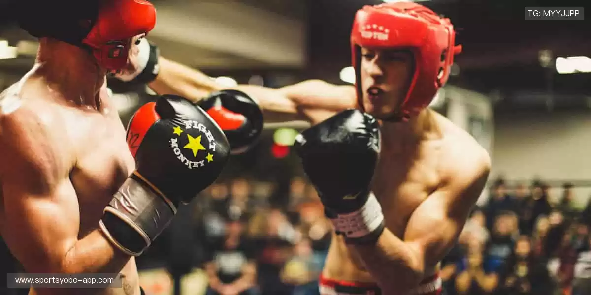 周边好物，粉丝专属！👕🎁 从球衣到纪念章，把热爱穿在身上！